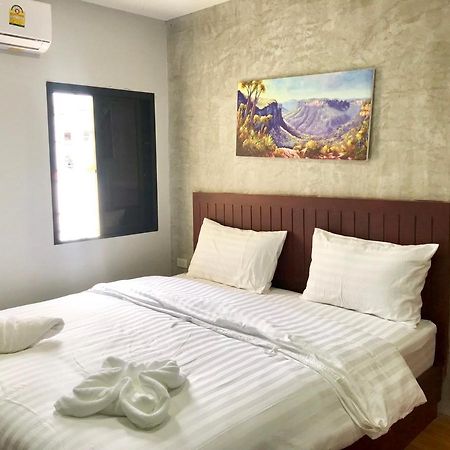 Easy Loft Hostel Phuket Exteriör bild