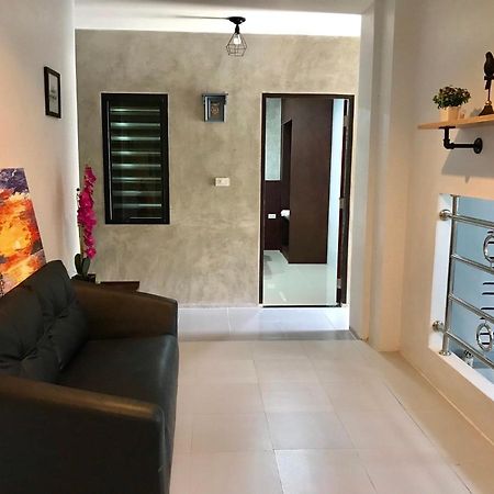 Easy Loft Hostel Phuket Exteriör bild