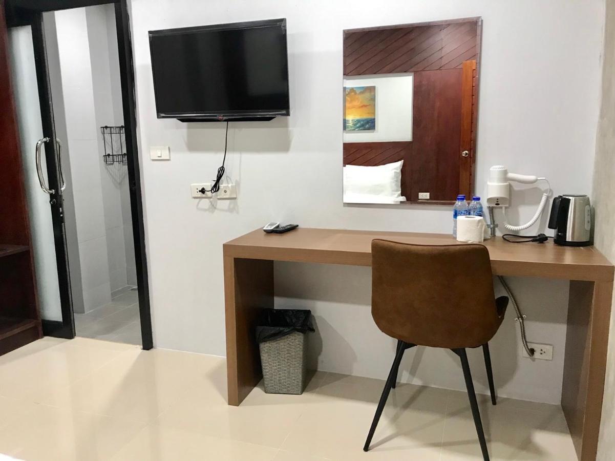 Easy Loft Hostel Phuket Exteriör bild