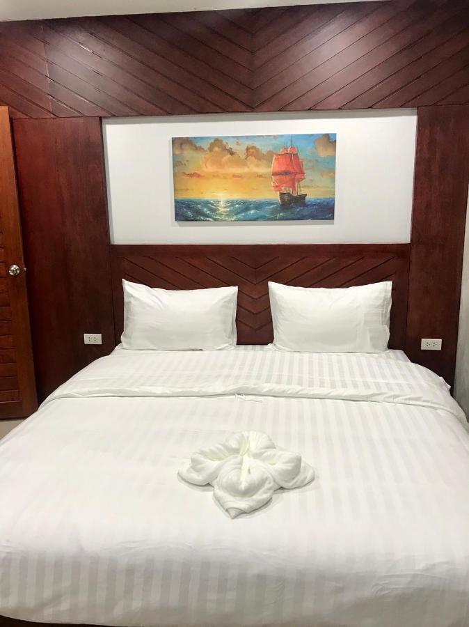 Easy Loft Hostel Phuket Exteriör bild